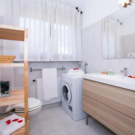 Sleeps 6 Air Con * Cadenabbia