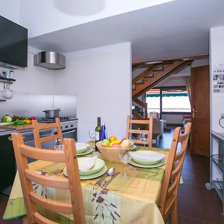Sleeps 6 Air Con * Cadenabbia