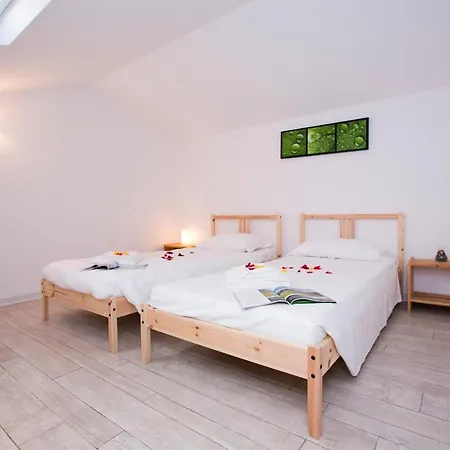 Sleeps 6 Air Con Appartamento *