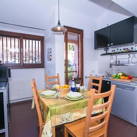 Sleeps 6 Air Con Appartamento Cadenabbia